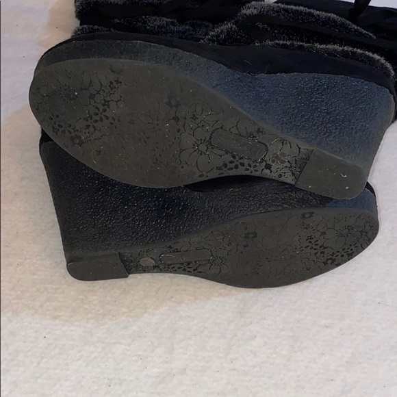 Women’s fur boots - Picture 2 of 6